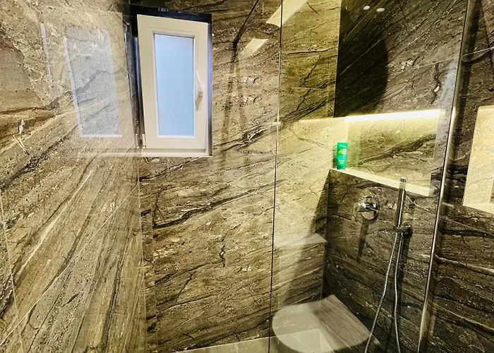 Potka Tirane Апартаменты Yzberish